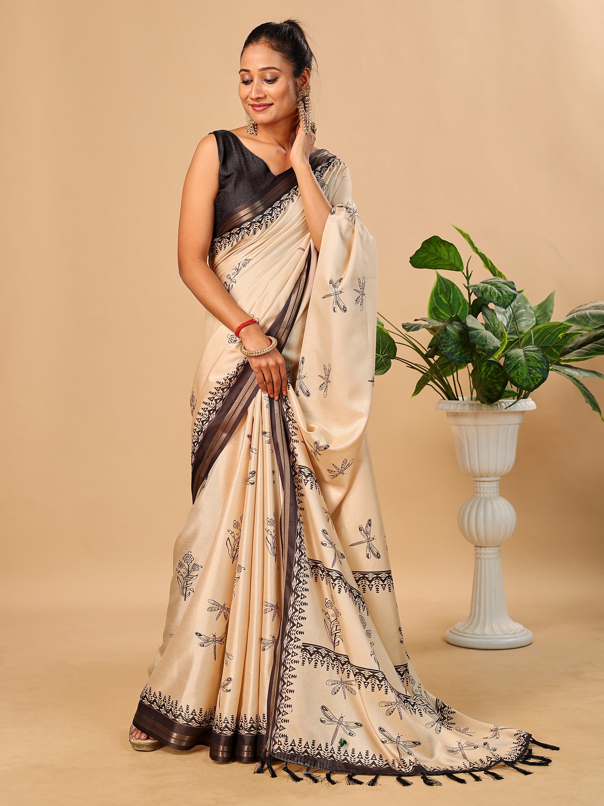 Tavira Tussar Silk Saree – Cream Artistic Digital Print