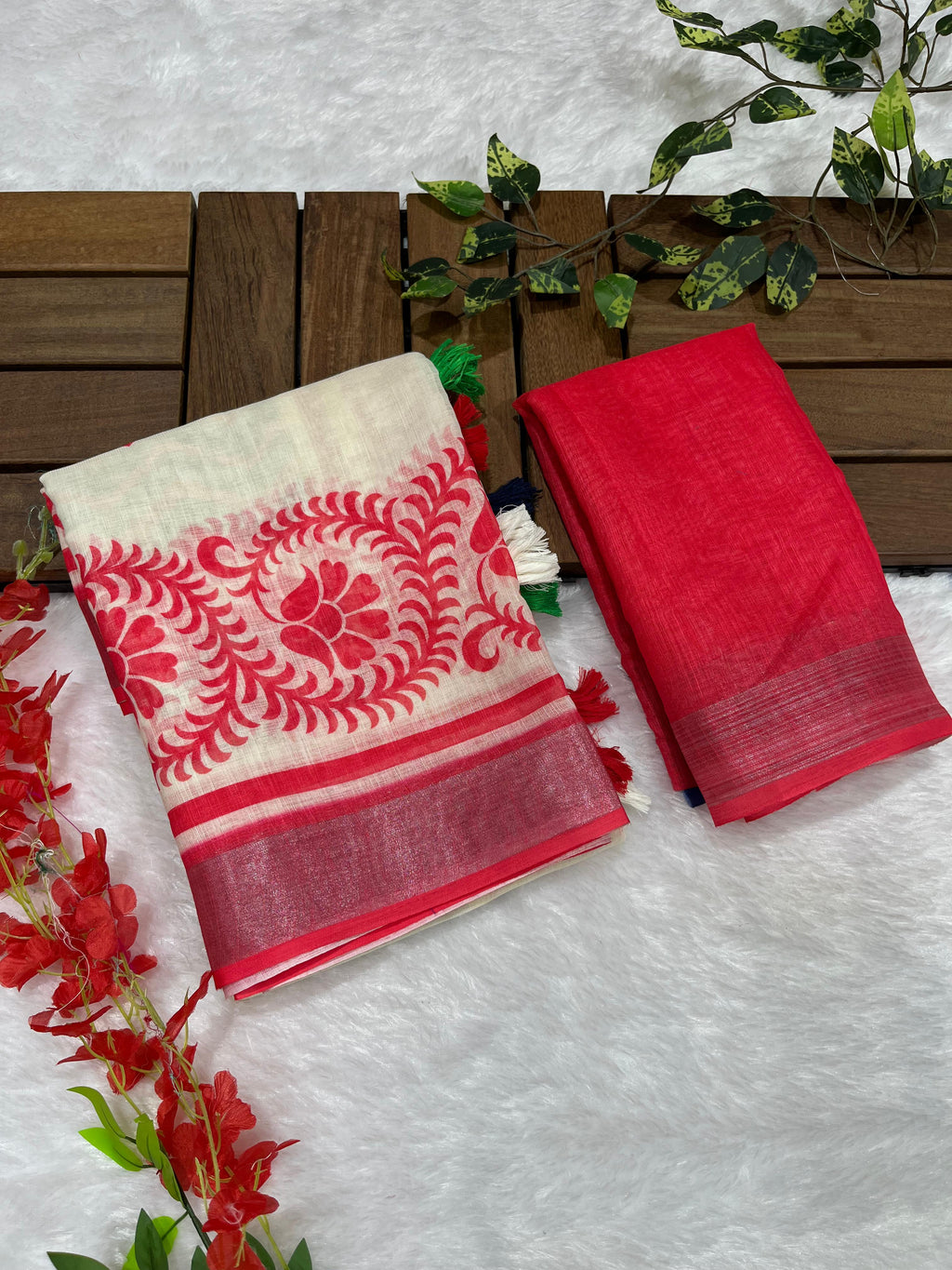 Cream-Red Shiv-Parvati Print Soft Linen Cotton Saree with Zari Border