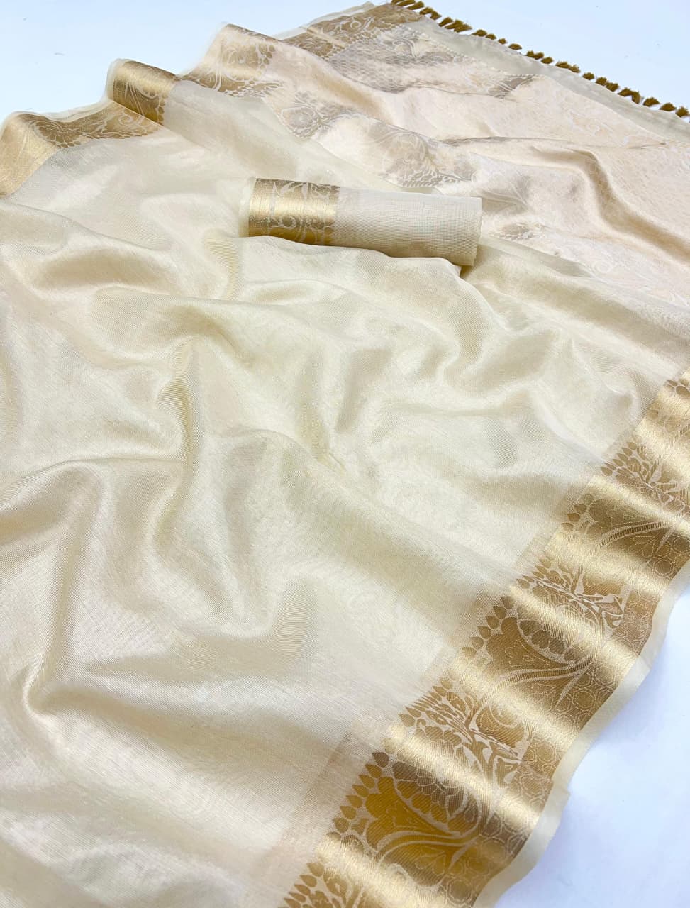 Eshmira Tissue Silk Saree – Cream Jacquard Weave
